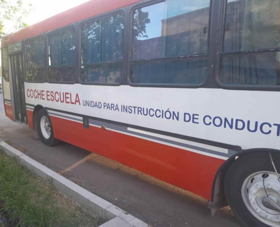 COLECTIVO-ESCUELA-2.jpg